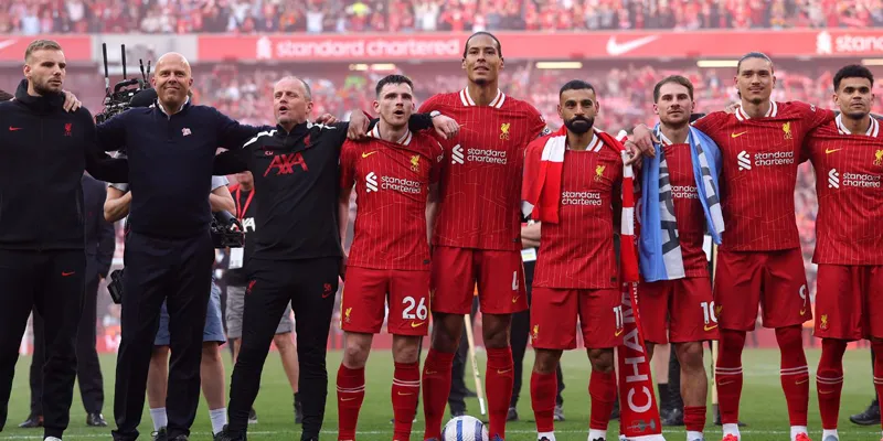 gary-neville-chia-se-ve-chuc-vo-dich-cua-liverpool