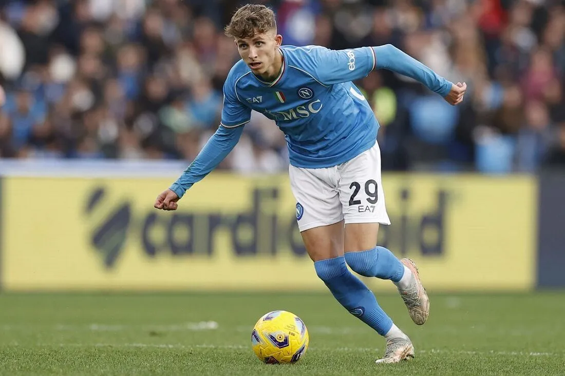 Jesper Lindstrom đến Wolfsburg theo bản hợp đồng cho mượn