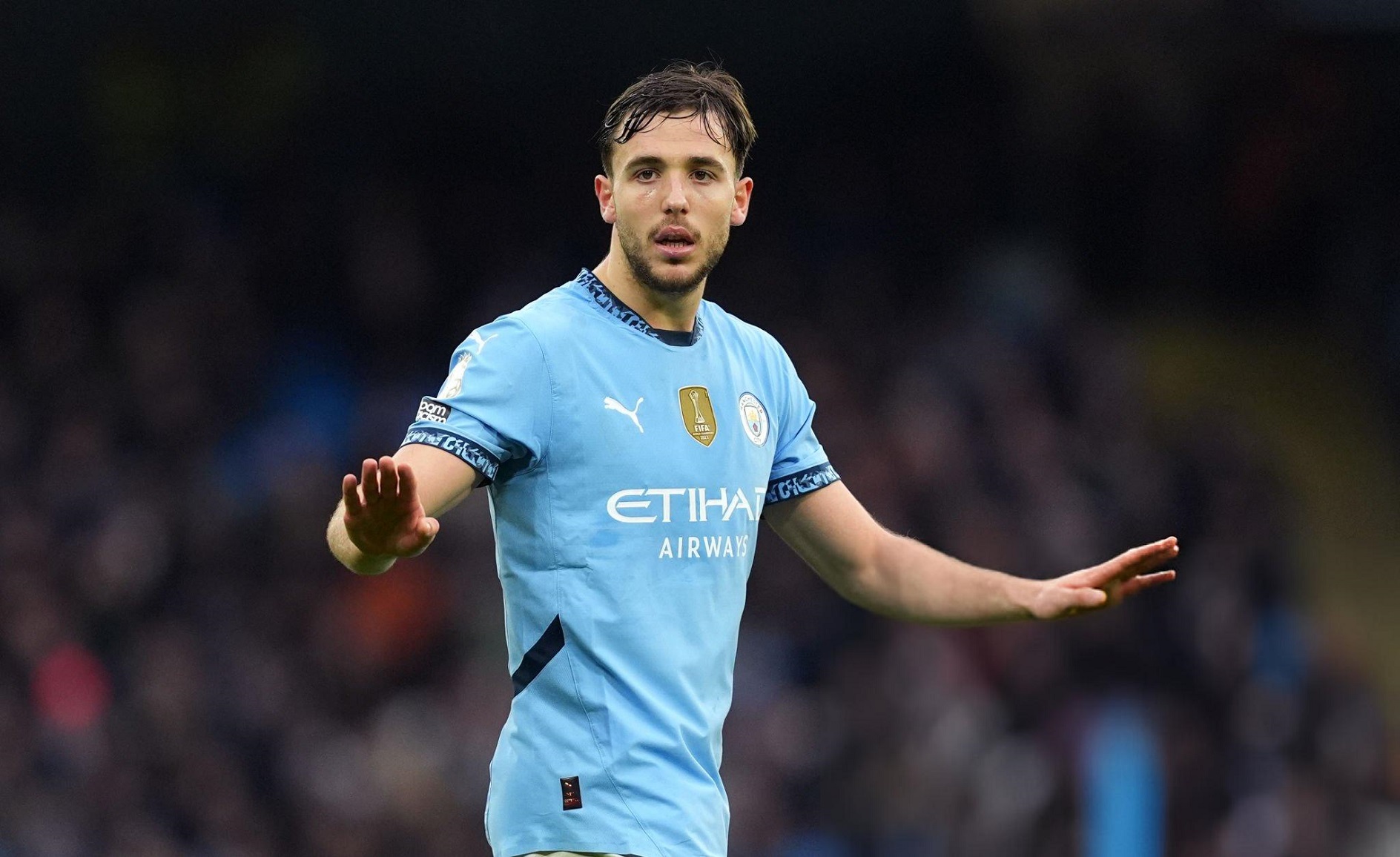 Man City mua Nico Gonzalez