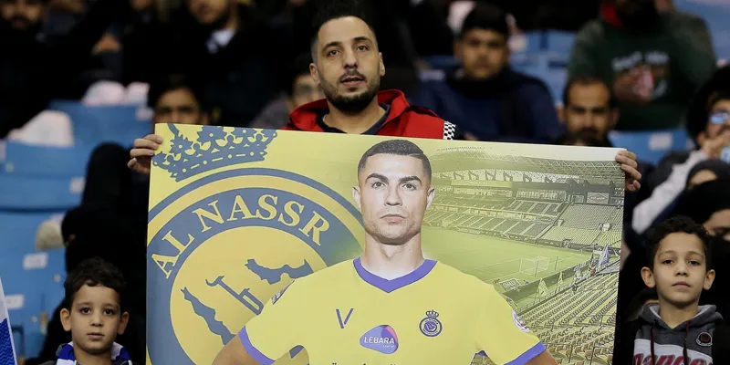 nguoi-ham-mo-chi-trich-ronaldo