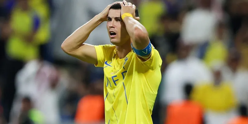 ronaldo-bo-lo-nhieu-co-hoi-ghi-ban-truoc-al-ittihad