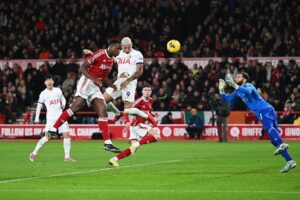 soi keo tottenham vs nottingham 1 300x200 1