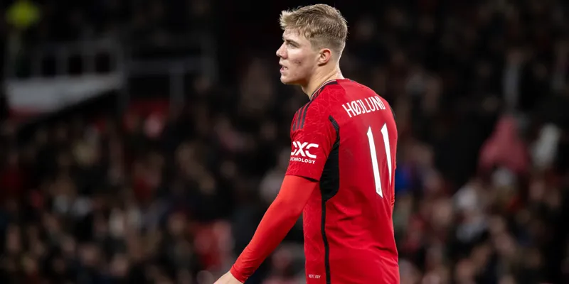 su-tu-tin-se-tro-lai-voi-hojlund